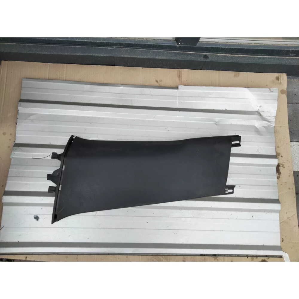 VAG обшивка стойки права и левая VOLKSWAGEN PASSAT B7 USA 3C8867292 3C8867291