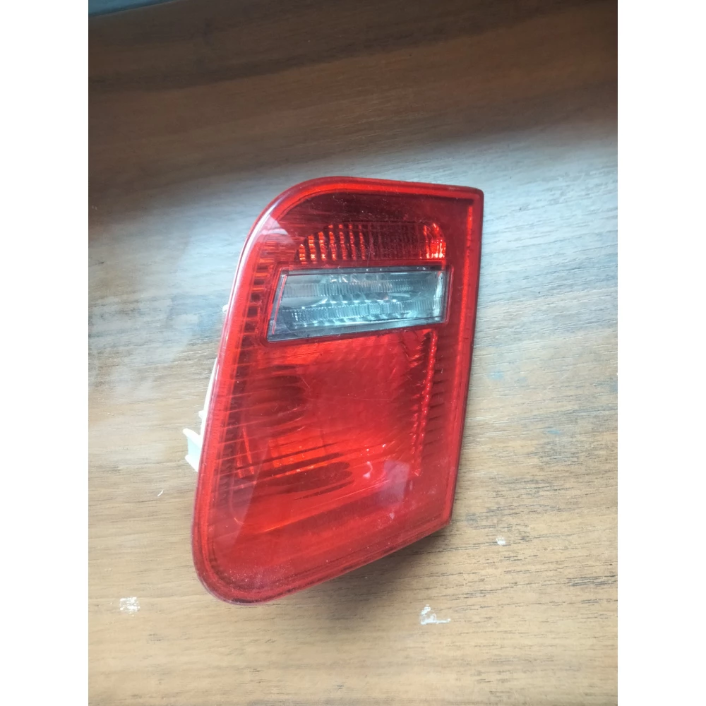 Фонарь задний внутренний правый BMW 3 E46 седан рестайлинг 30100039 , BM102BEDE4E Тайвань