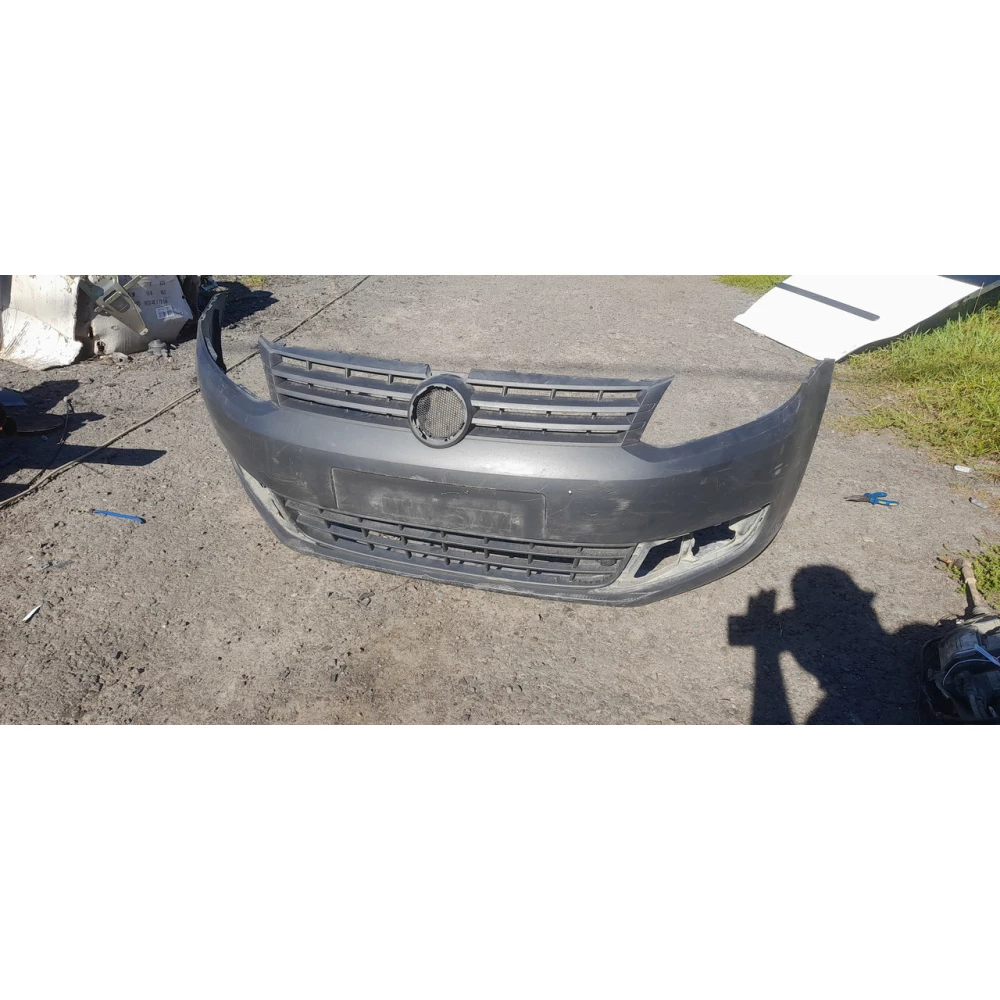 2K5807221A передний бампер Volkswagen Caddy 2011-2015год