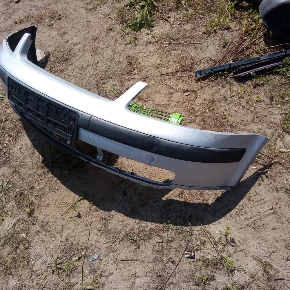 Передний бампер VW Passat b5 3В0810971