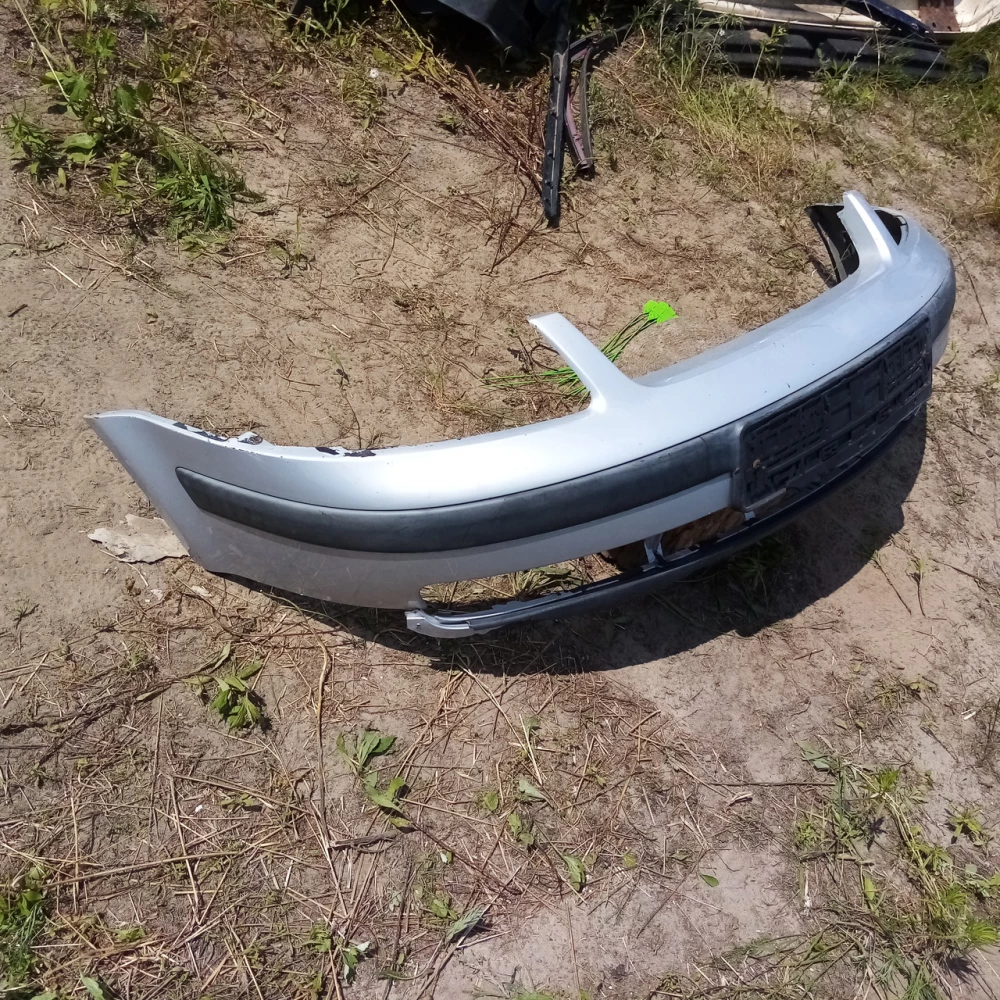 Передний бампер VW Passat b5 3В0810971