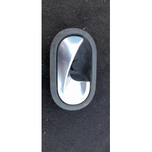 Изображение товара -  8200028486 ручка открывания двери внутренняя правая  Renault Megane 2