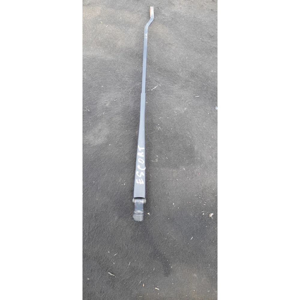 91AG17526B1A держатель щёток дворников правый Ford Escort