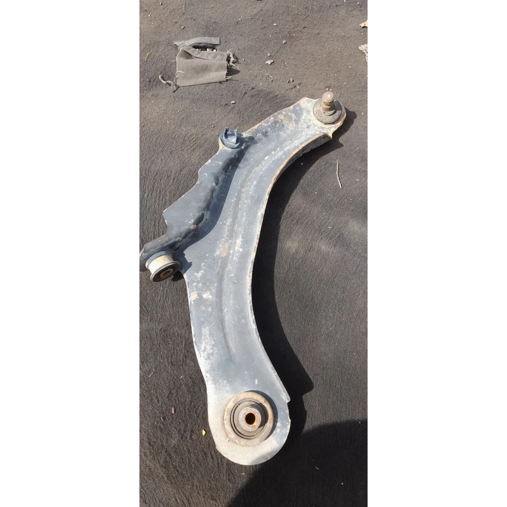 Ричаг передний правый Renault Megane 2, Scenic 2