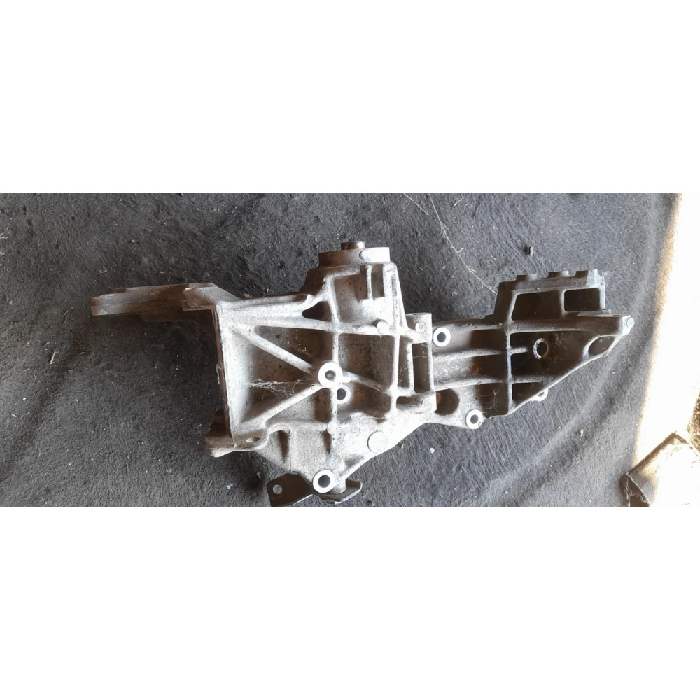 058145523B кронштейн крепления генератора Audi A4B5 Passat B5 1.8 1.6
