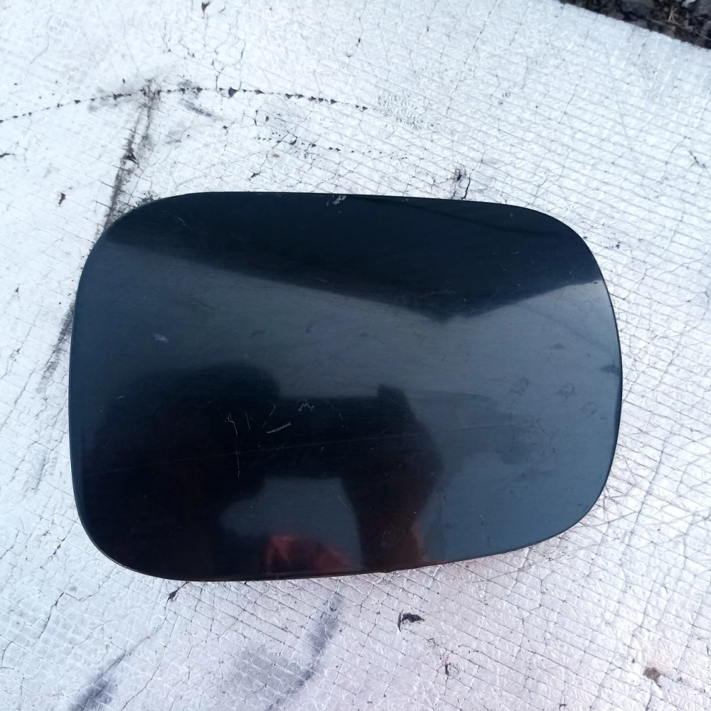 Лючок бензобака Volvo v40