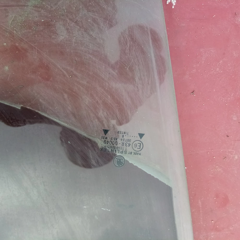 Передее правое скло Skoda Octavia tur 43R00049