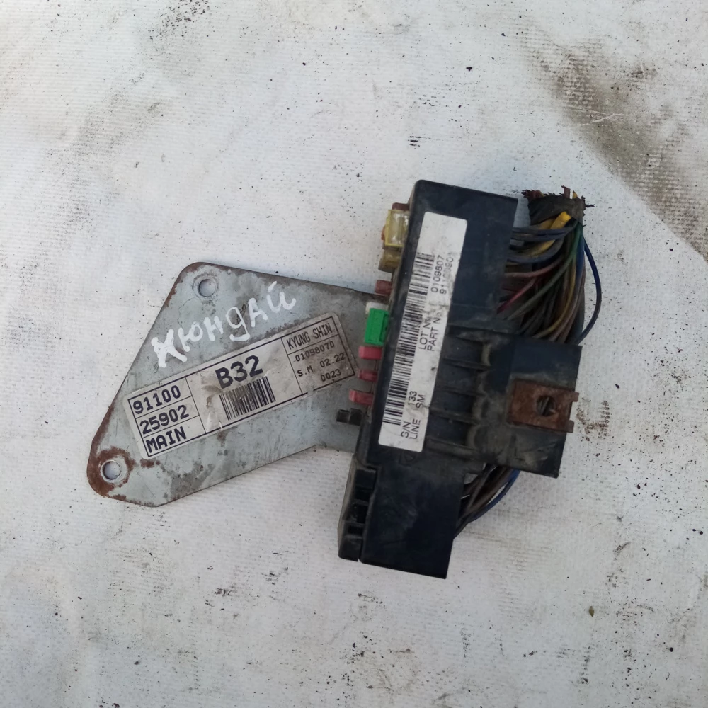 ! блок предохранителей Hyundai Accent 0109807
