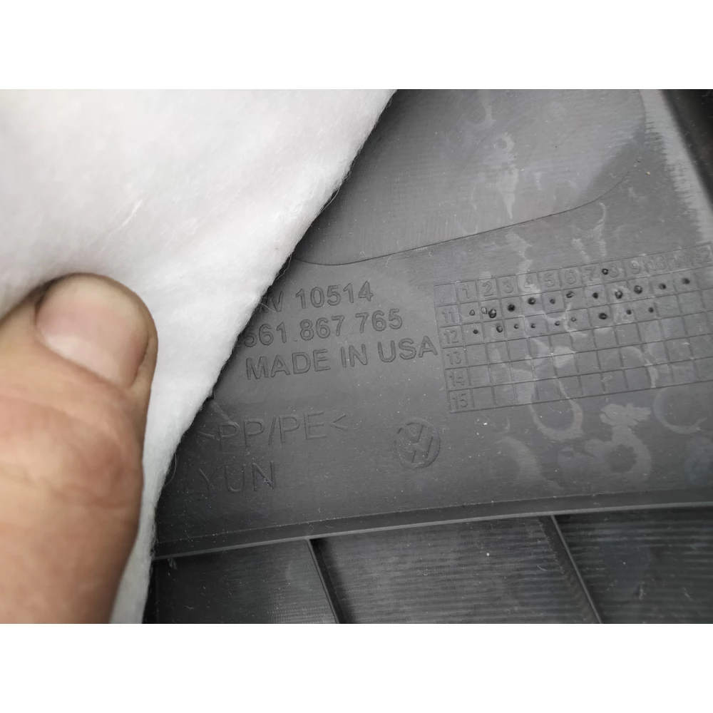 Накладка задней стойки нижняя правая и левая VW Passat b7 USA 561-867-766 , 561-867-765