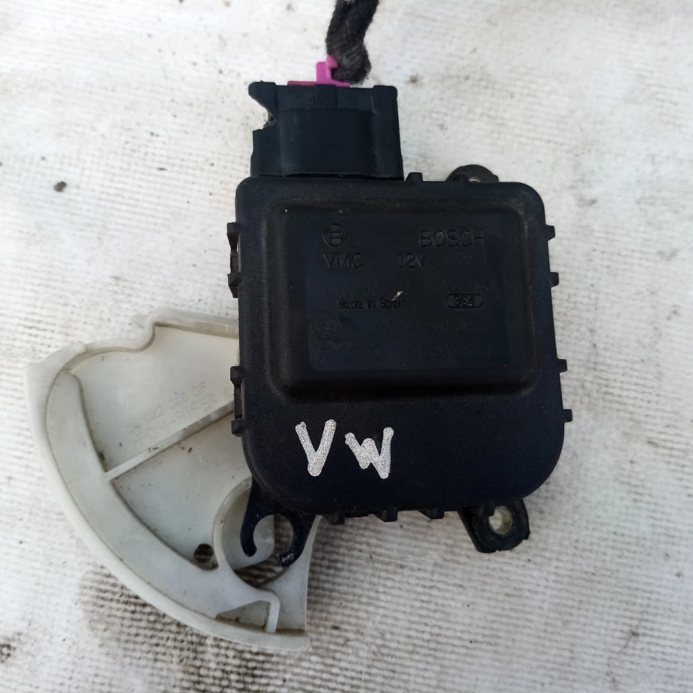 Привод заслонки печки Audi /VW 8D1820511E
