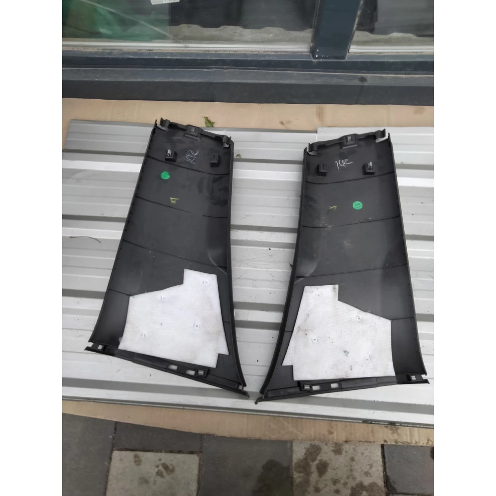 Накладка центральной стойки нижняя правая и левая VW Passat b7 USA 561-867-292