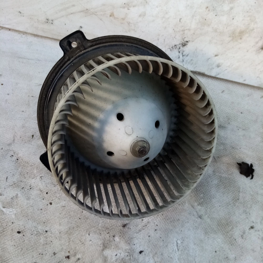 Моторчик печки Chery Amulet