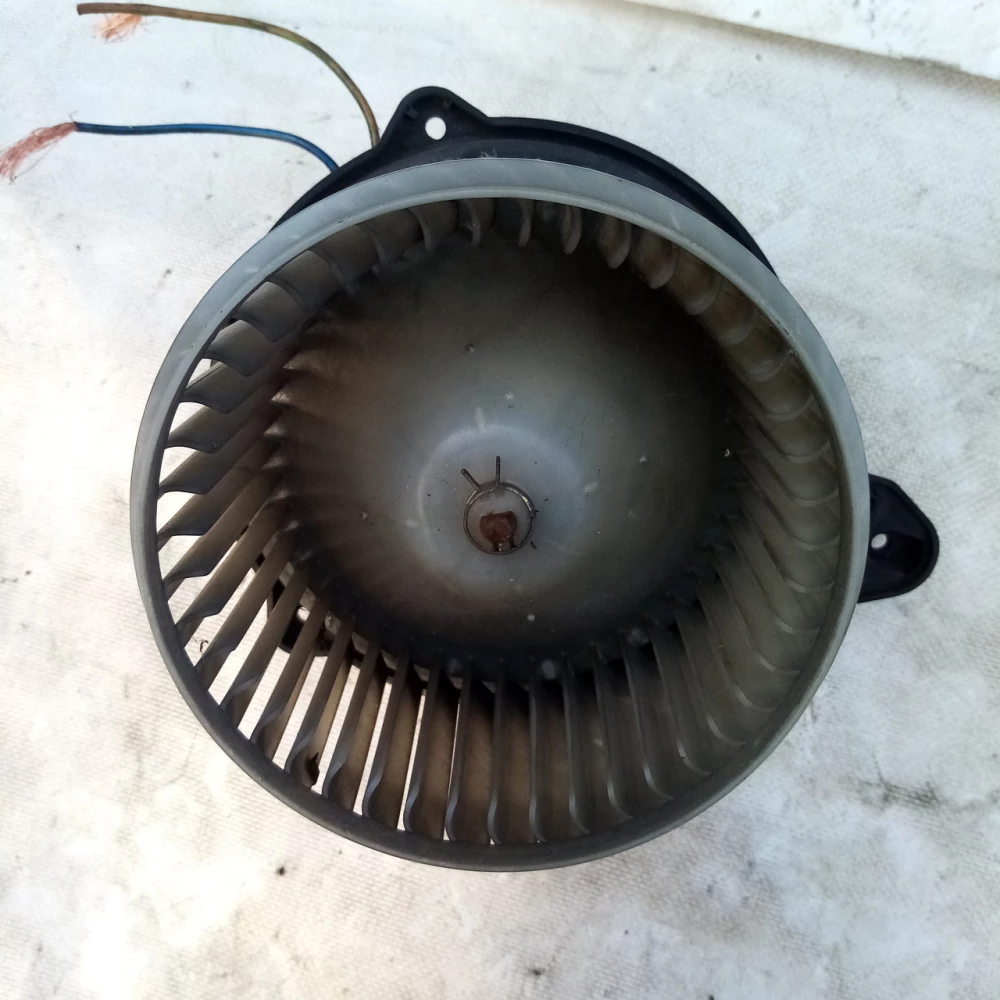 Моторчик печки Audi A4B5 4b11820021