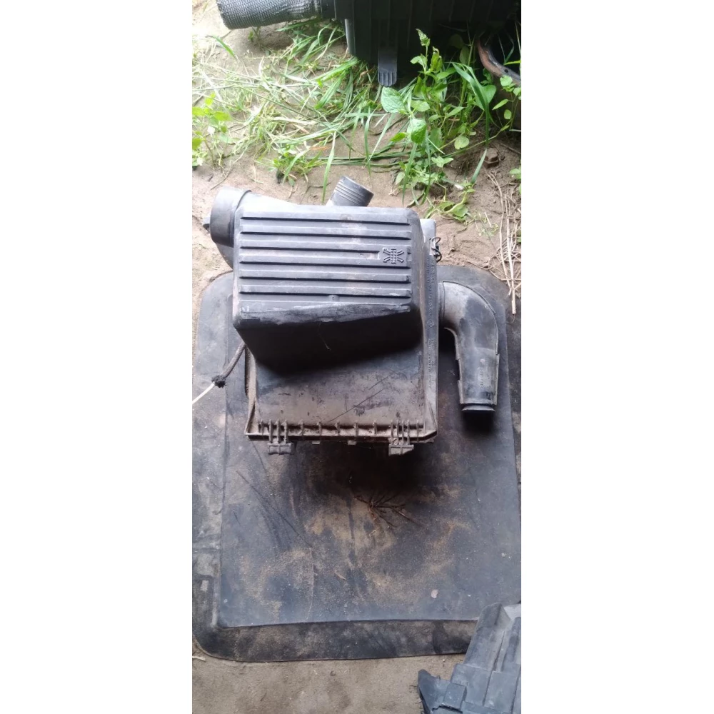 Корпус воздушного фильтра VW Golf 3/Vento