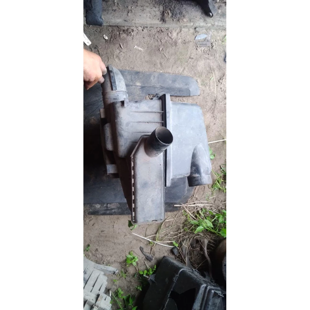 Корпус воздушного фильтра VW Golf 3/Vento