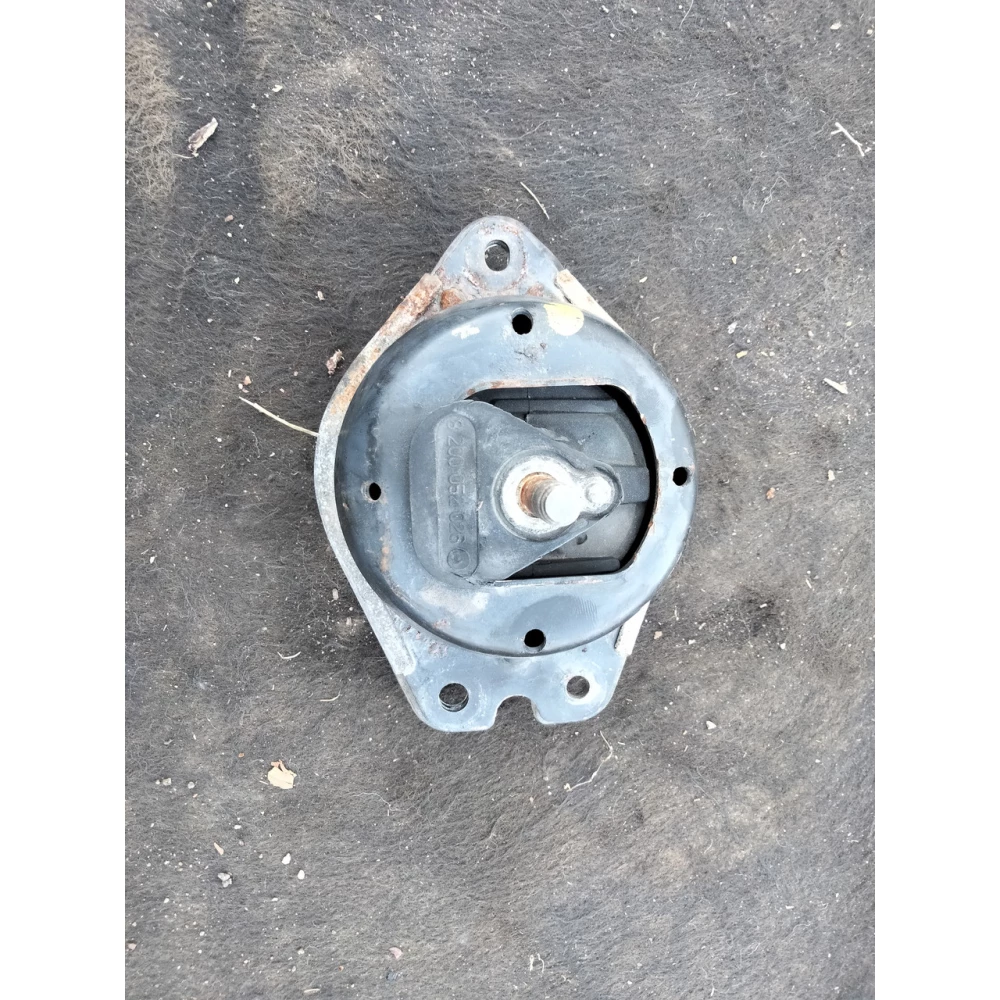 8200052026 подушка двигателя передняя правая Renault Laguna 2