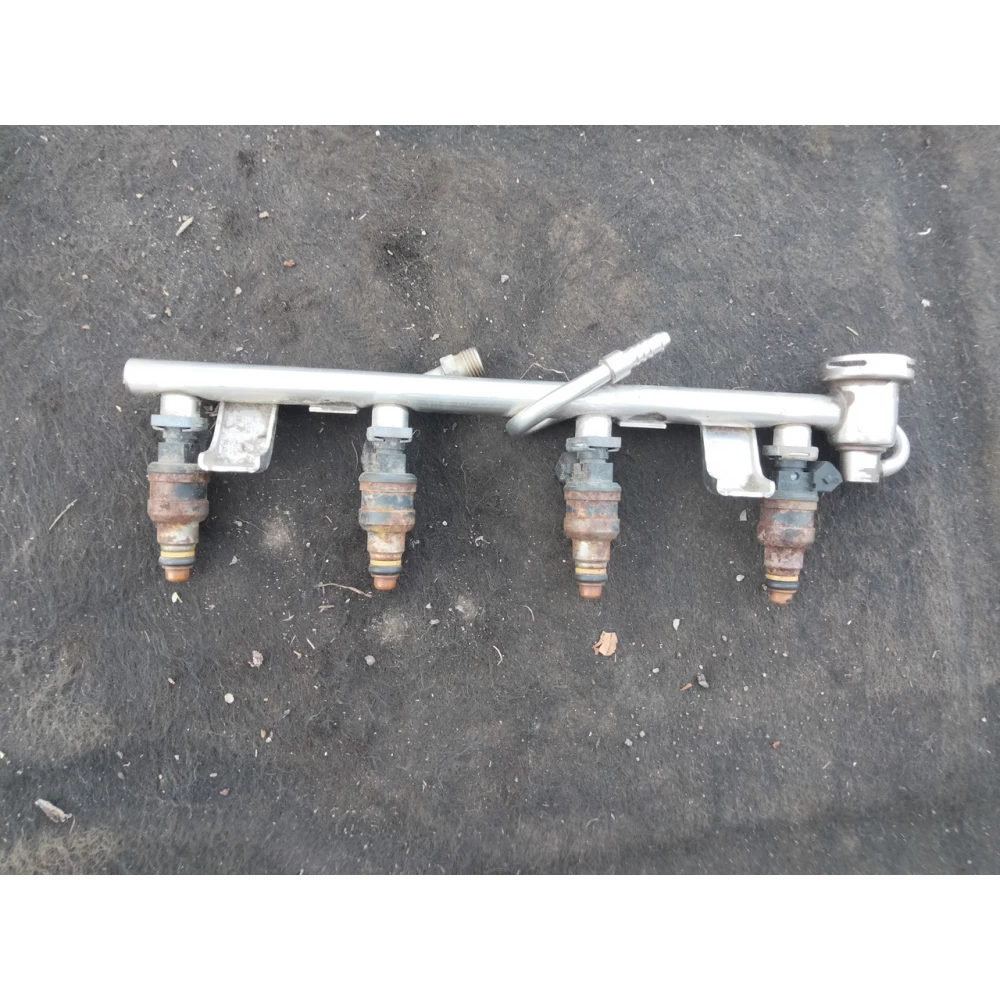 058133681 топливная рампа Audi A4 B5 Passat B5 1.8