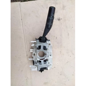 Изображение товара -  Подрулевой переключатель поворотов у зборе Subaru Legacy Outback 3 BP 2003-2009