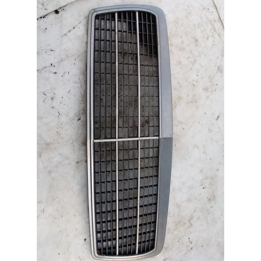 Решотка радиатора Mercedes-Benz w210 8880023