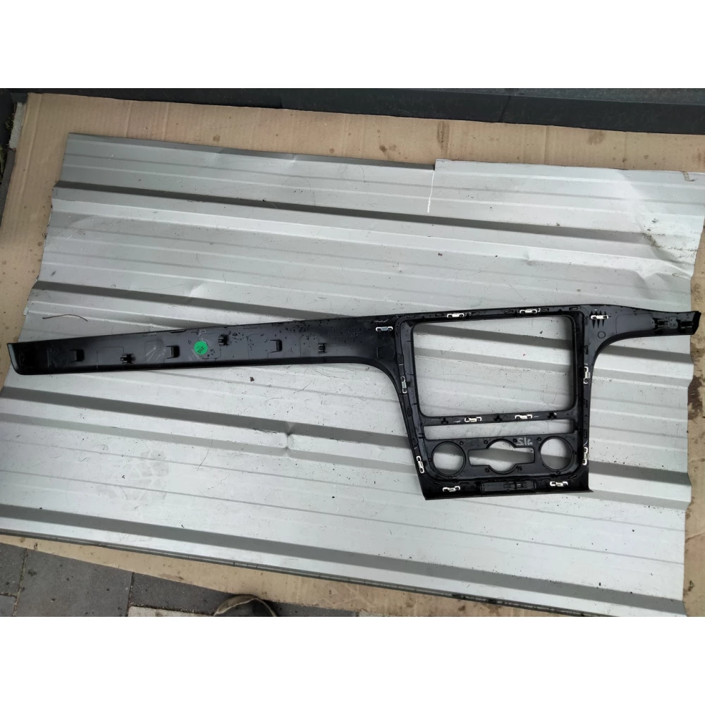 Накладка торпеды центр декор под алюминий VW Passat b7 USA 561-858-336 , 561-857-212-B