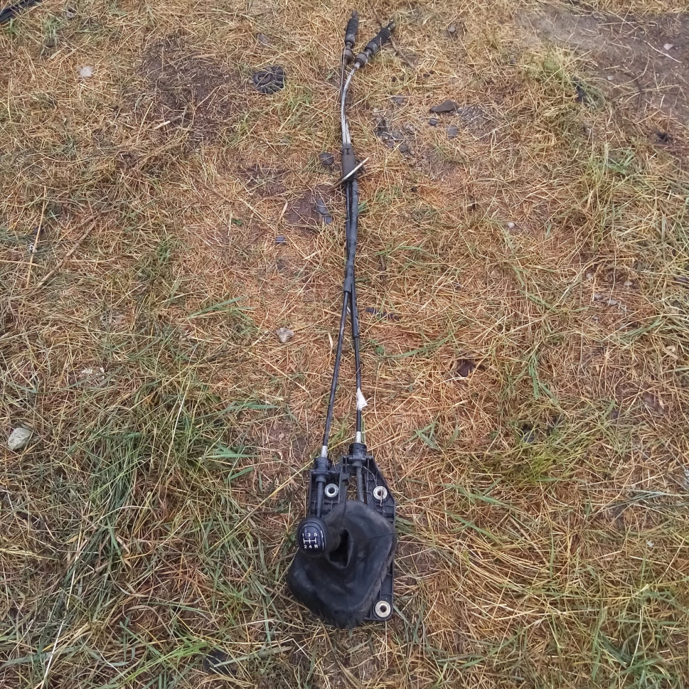 Кулиса взборе Mitsubishi Carisma