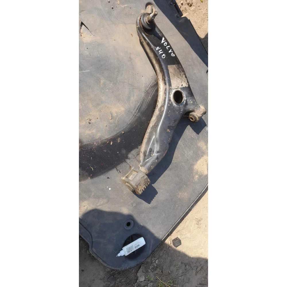 Передний левый рычаг Volvo v40