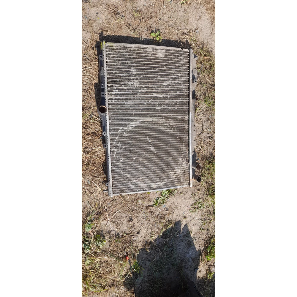 Радиатор охлаждения Volvo V40