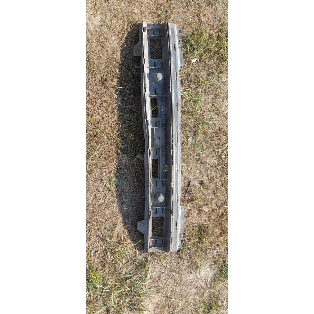 Передний усилитель бампера Volvo  v40