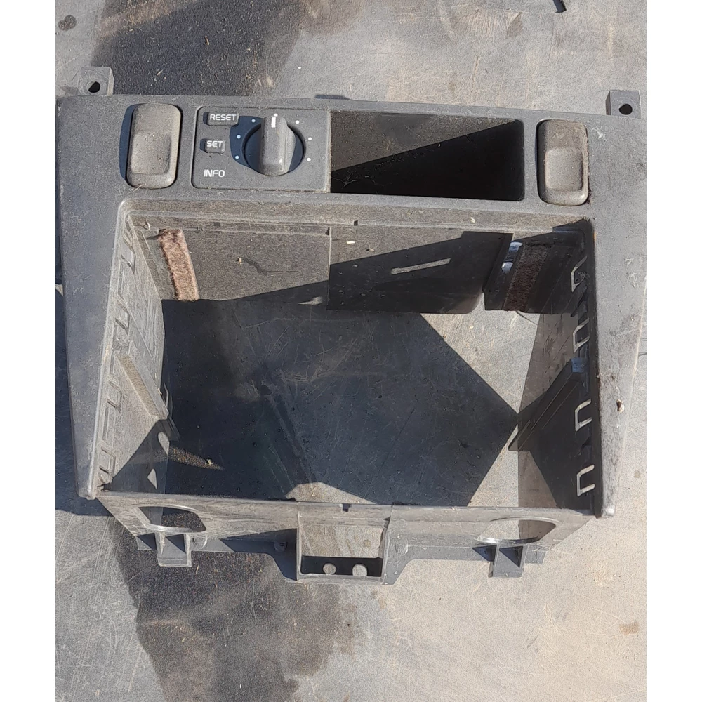 Пластик торпеды Volvo v40