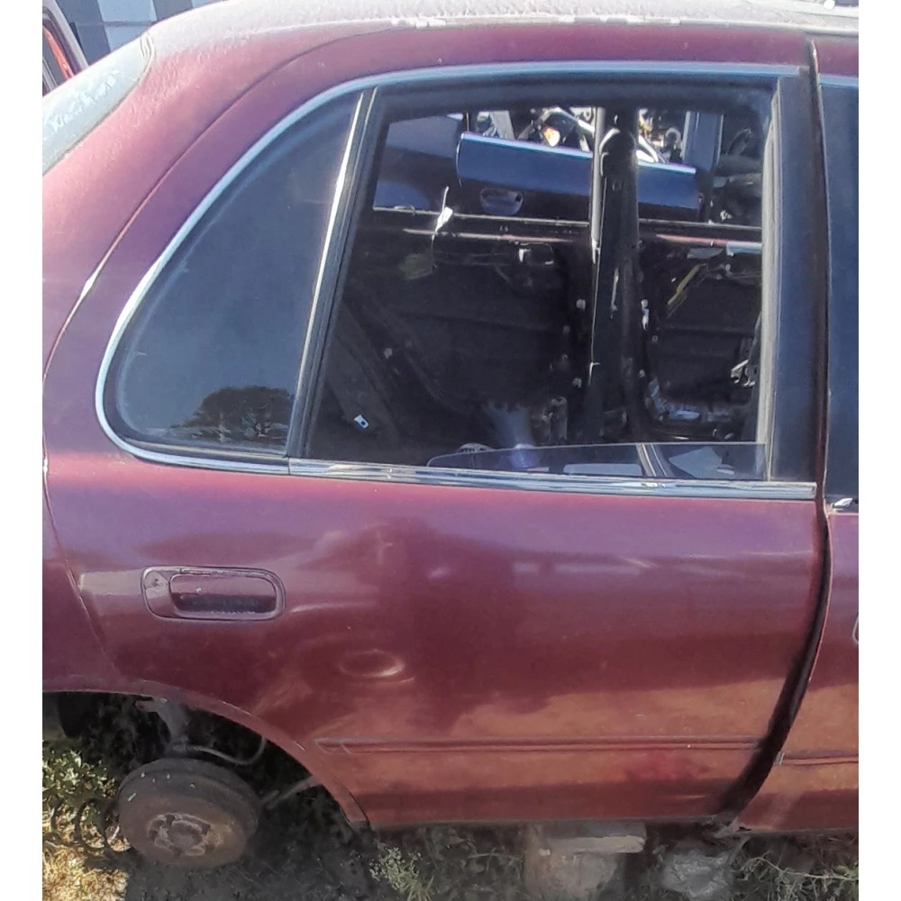Задняя правая дверь Toyota Camry 10