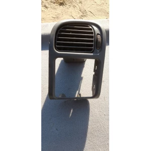 Изображение товара -  Левый воздуховод торпеды Volvo v40