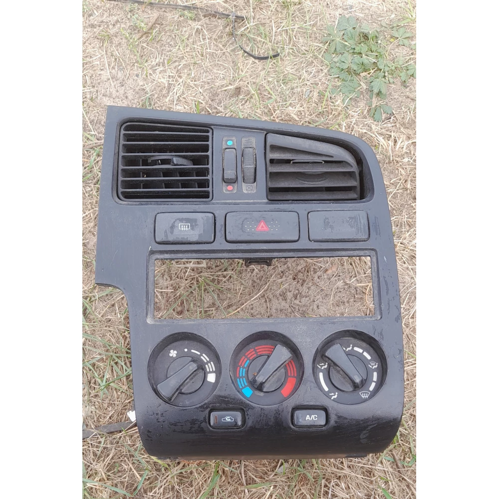 Панель  управления печкой Nissan Primera взборе