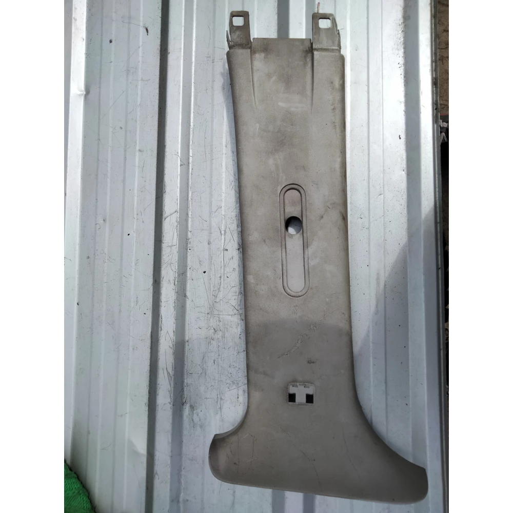 Накладка стойки верхняя Opel Combo C левая / правая 09173028