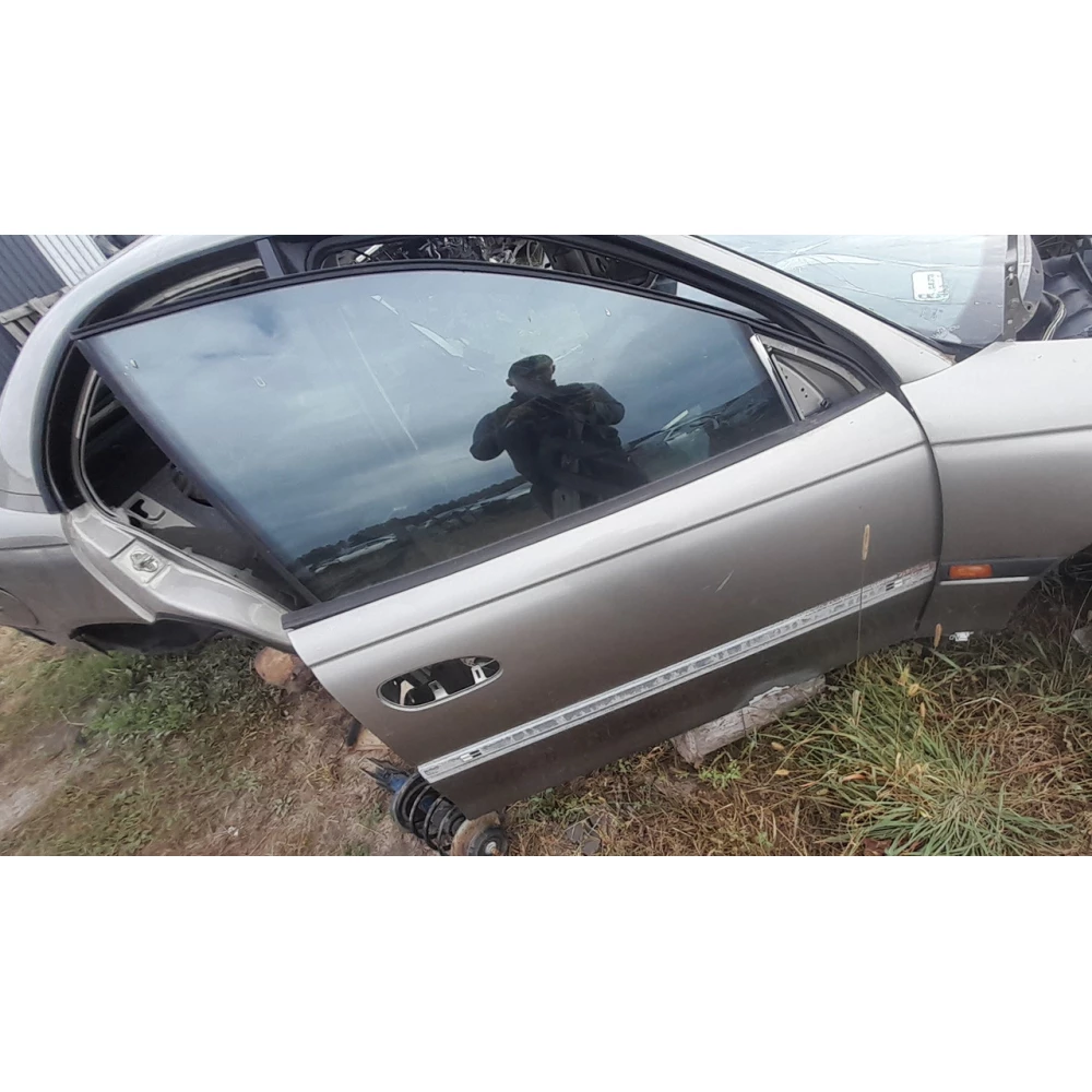Передняя правая дверь Opel Omega B