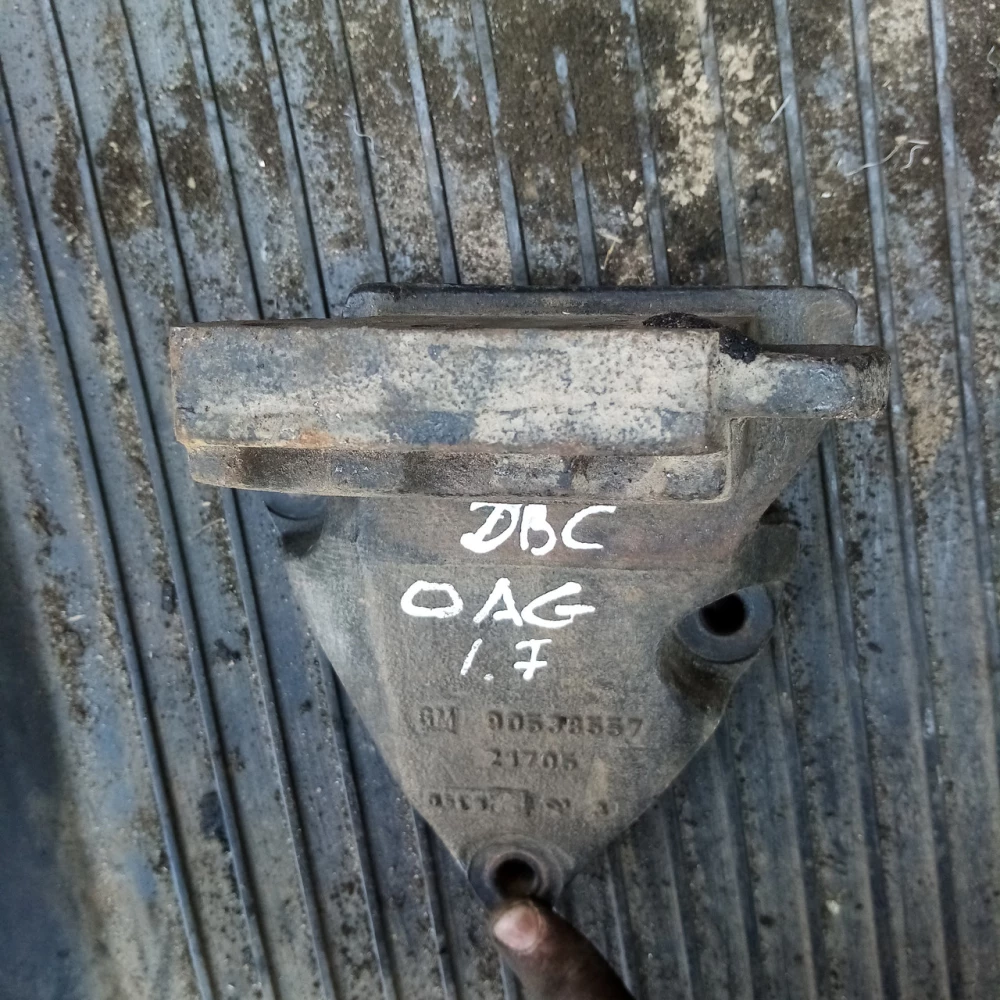Опора двигателя Opel Astra G 1.7 90538557