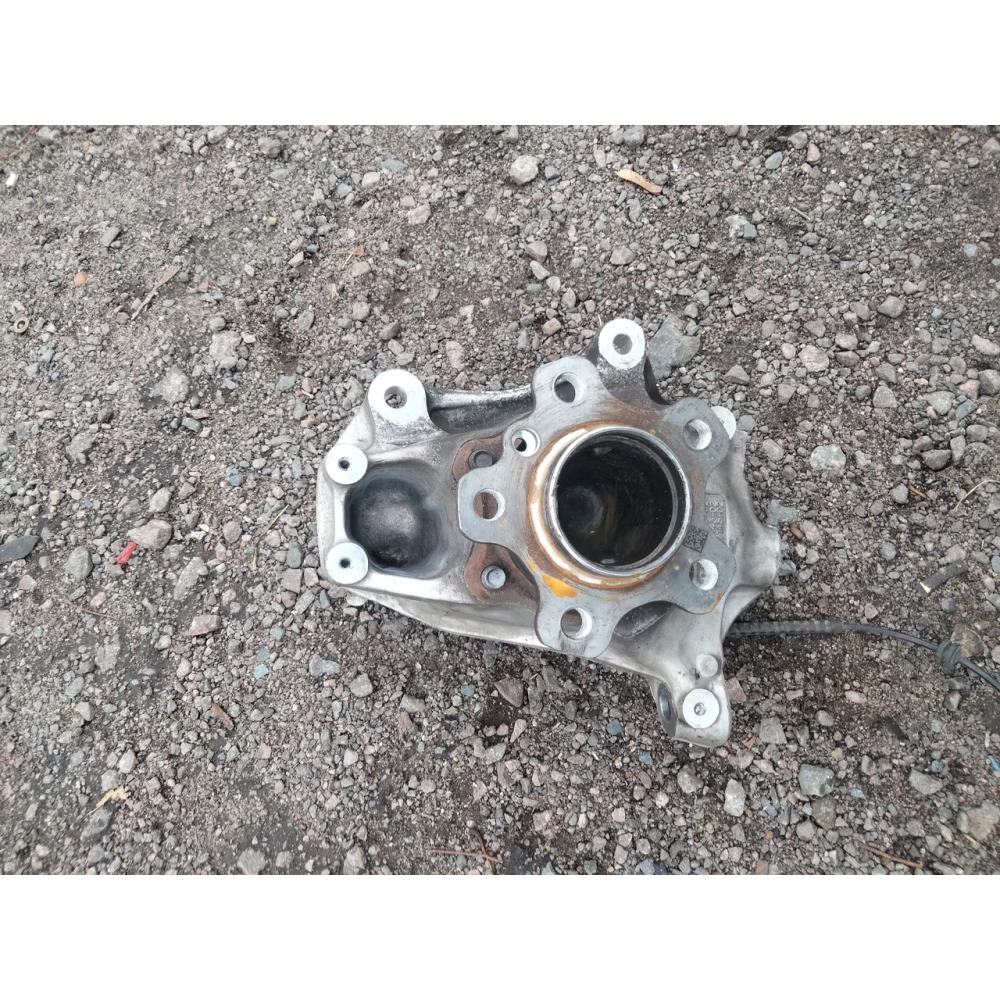 L6878609-02 ступица передняя левая  с подшипником BMW 3 G20