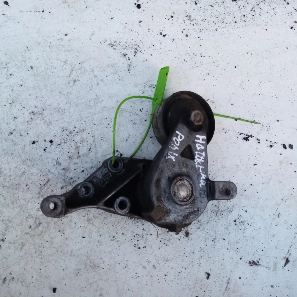 Натяжный  ролик Volkswagen 03890331c