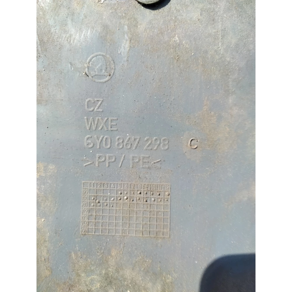 Обшивка стойки центральная нижняя правая Skoda Fabia 1 6Y0 867 298 C