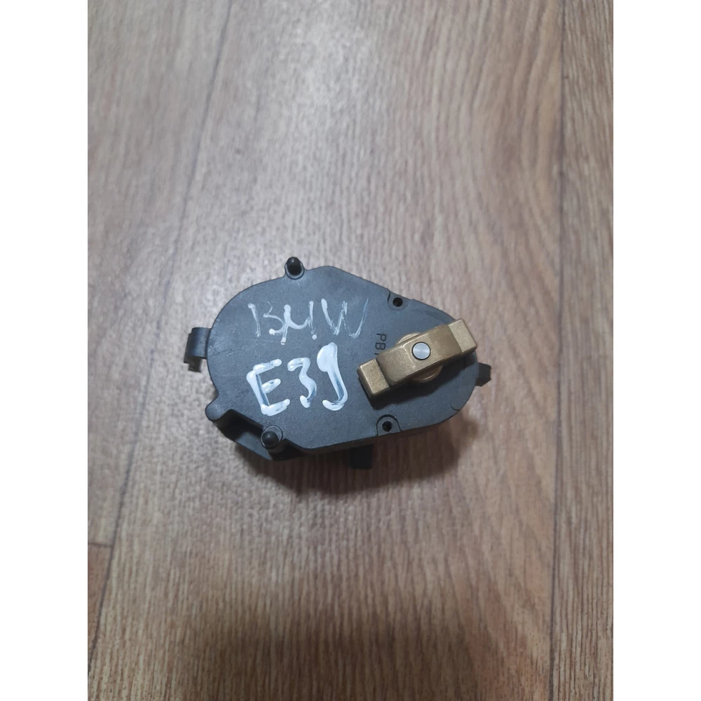 Привод заслонки печки BMW e39