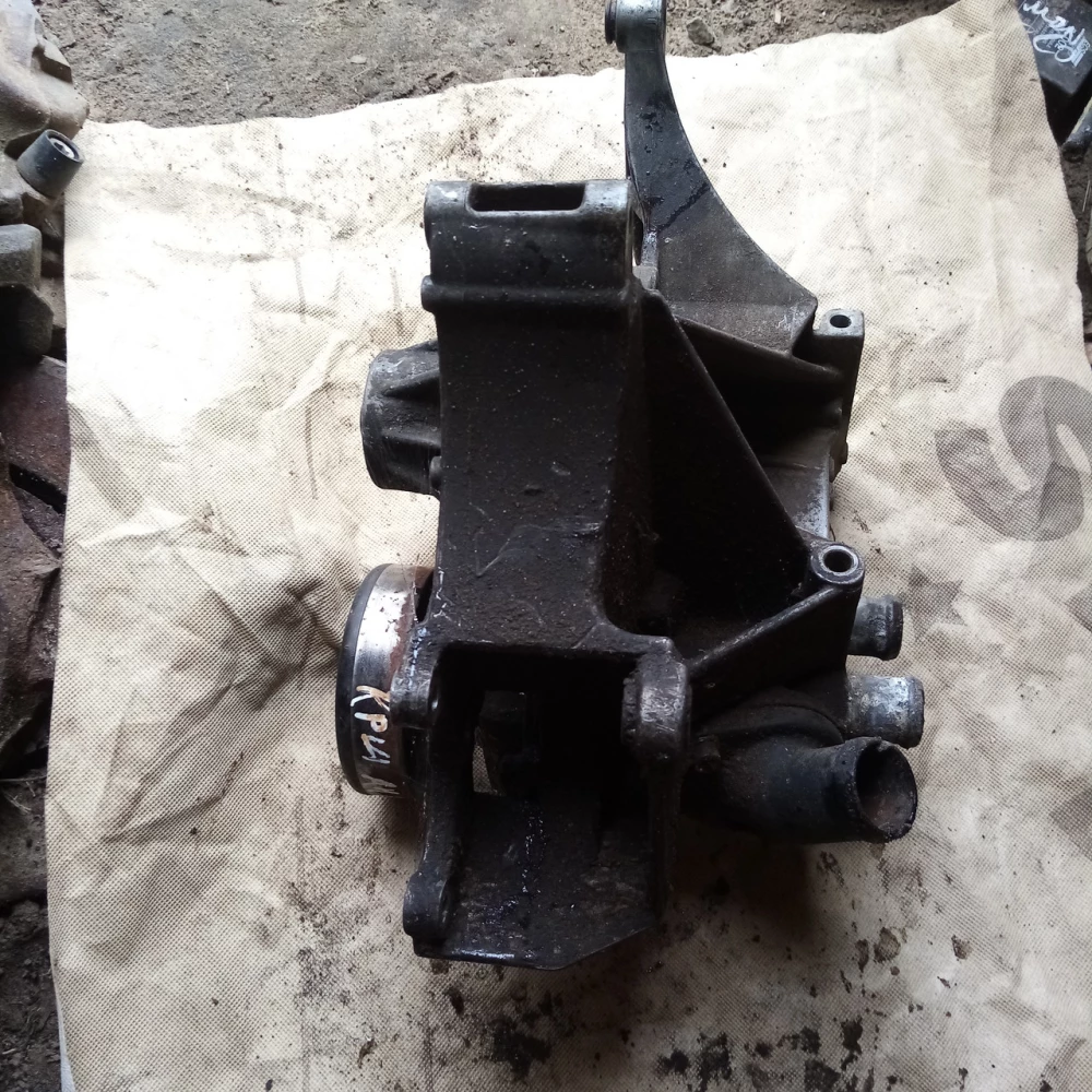 Корпус насоса  гур Ауди а4б5, VW Passat B5 028903142AF