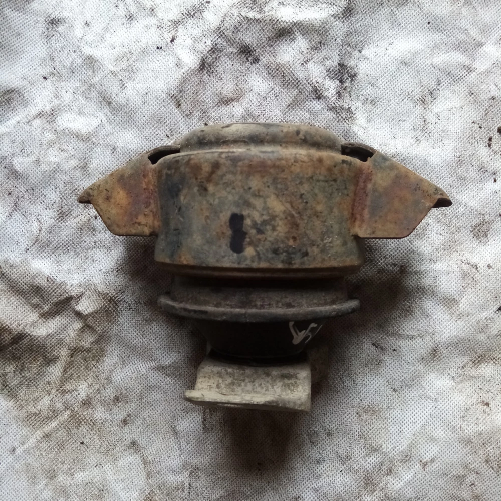 Подушка двигателя  Chery Amulet 1A00N7