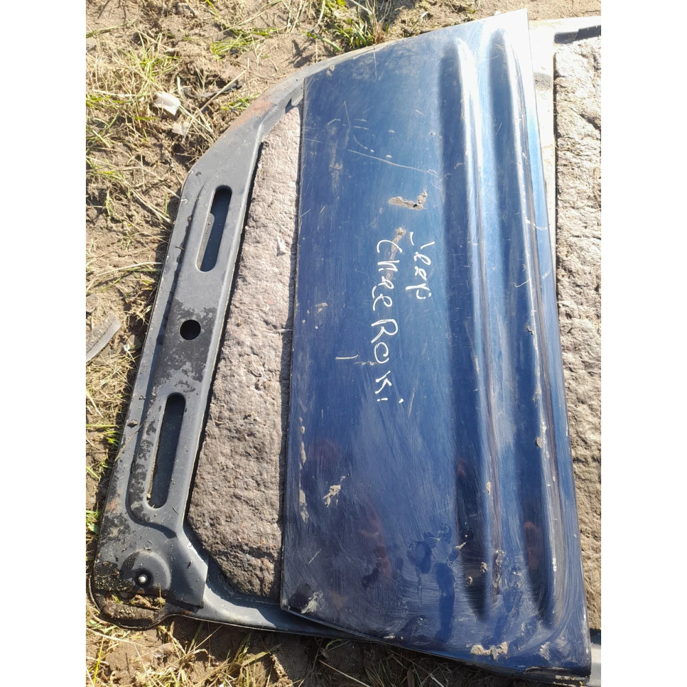 Молдинг  двери  задньої правої Jeep Grand Cherokee  390201A