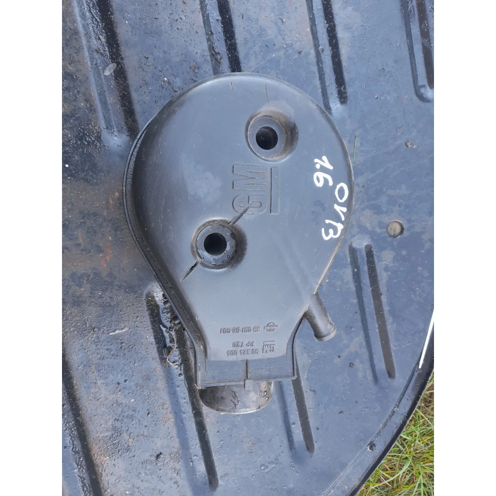 Корпус воздушного фильтра  Opel Vectra B  1.6 90324005