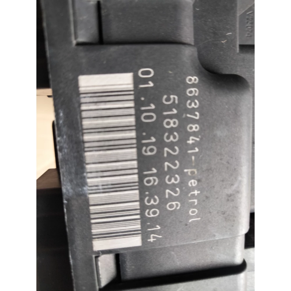 518322326 блок предохранителей Volvo V70 -S60
