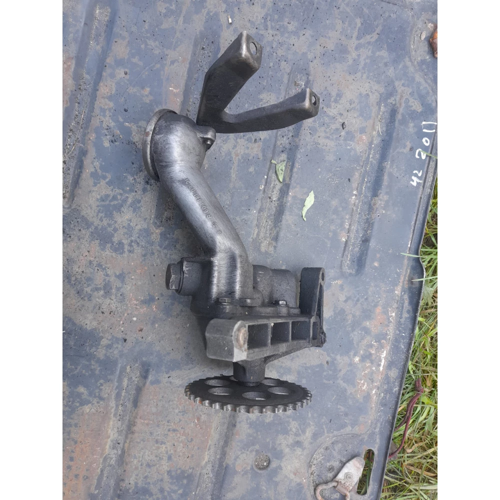 Масляний насос Mercedes Benz  w210 2.2 b