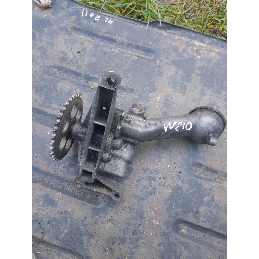 Масляний насос Mercedes-Benz w210 2.2