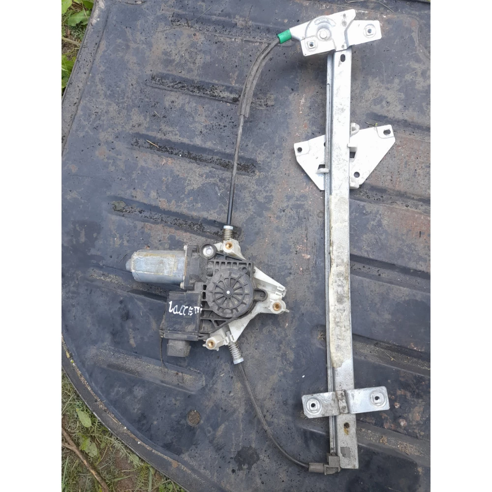 Стеклоподйомник Mitsubishi 0130821789 Bosch  двери задней левой