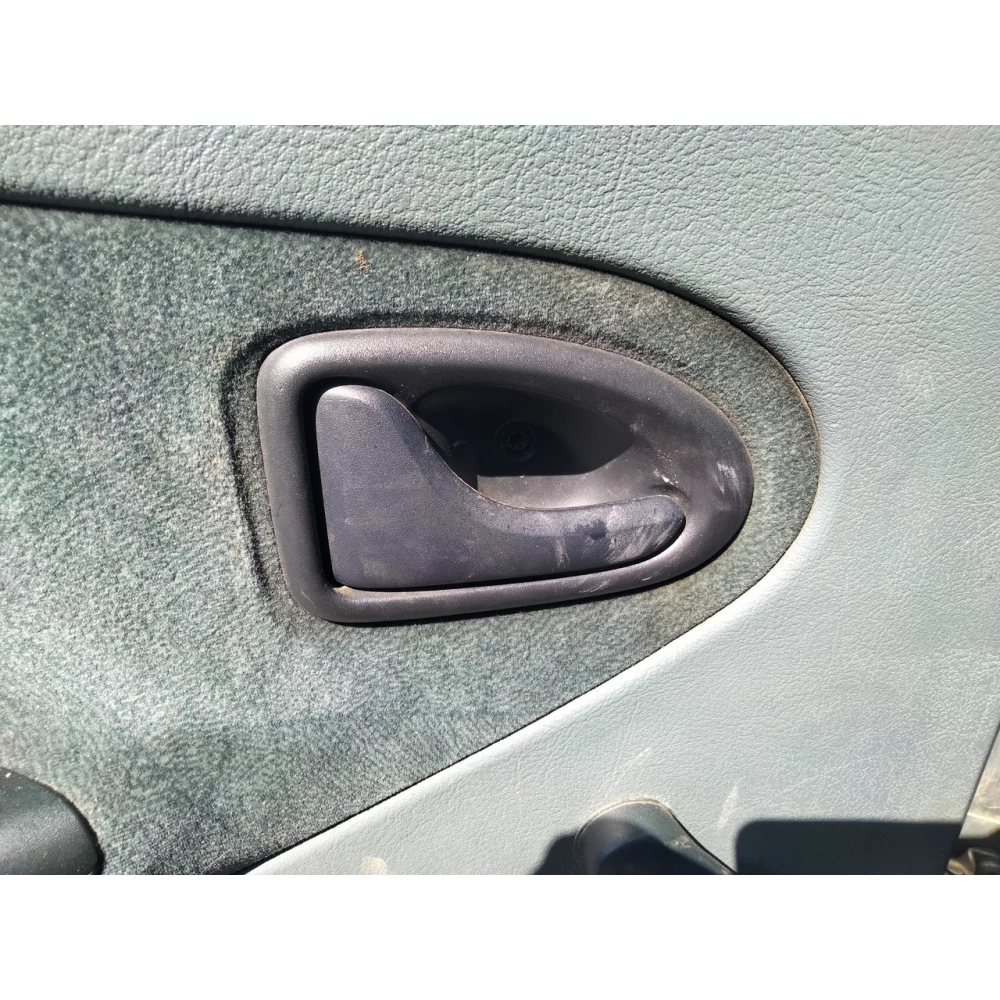 Ручка двери задней левой внутренняя Renault Scenic 1