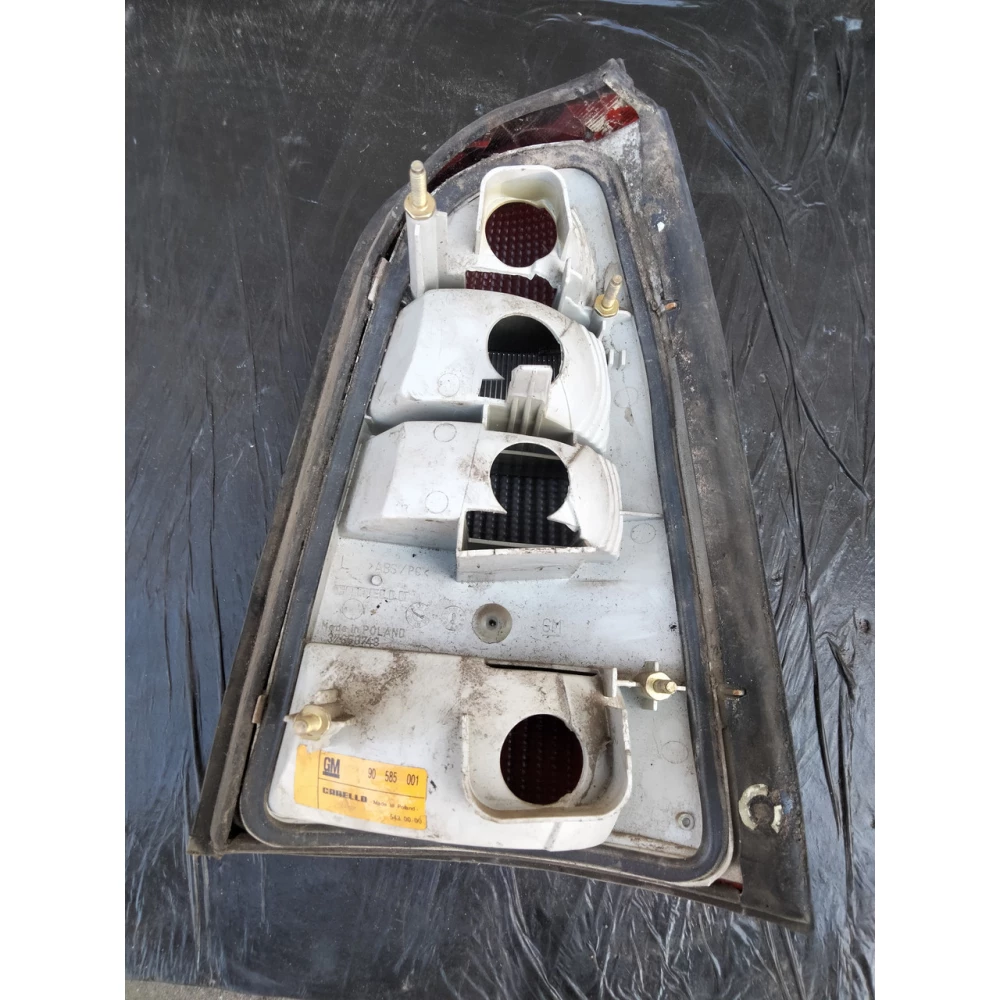 Фонарь задний левый Opel Vectra B универсал 90 585 001