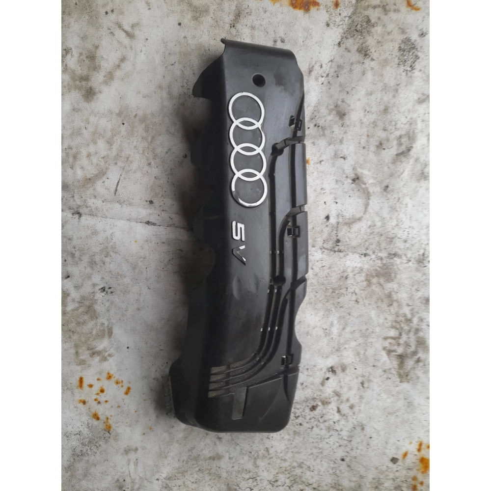 06A103935 декоративная накладка двигателя Audi A3 1.8